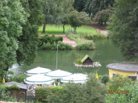 Blick vom Balkon auf den Schwanenteich
